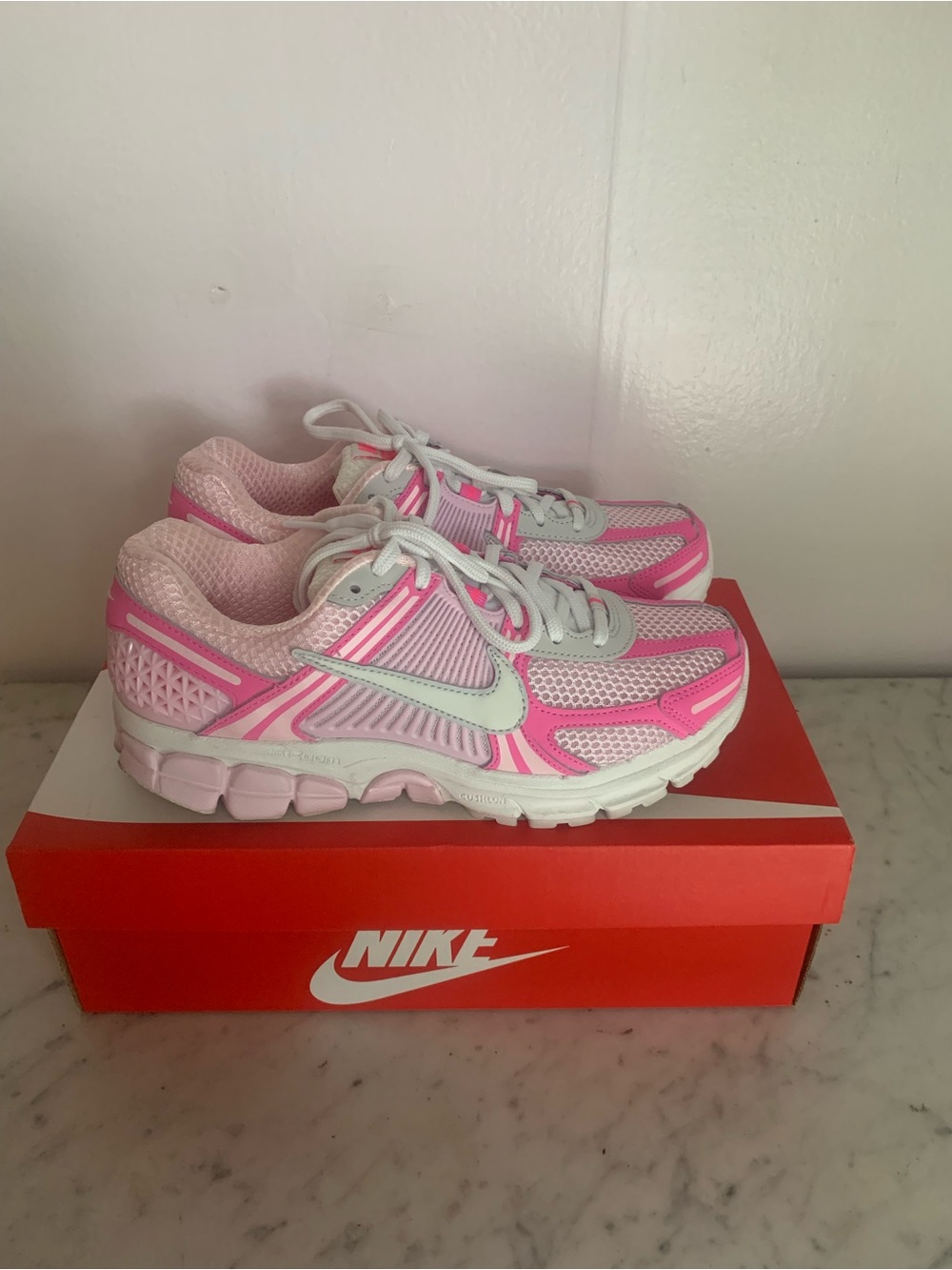 Nike Zoom Vomero 5 Hyper Pink Women’s Size 8